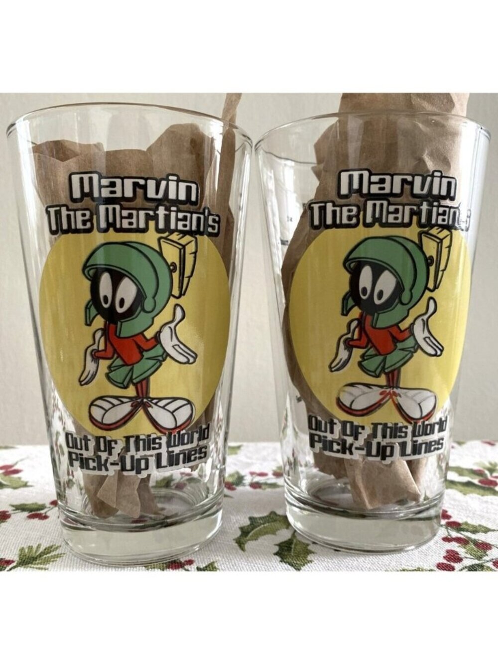 Looney Tunes Marvin The Martian's "Out Of This World Pick-Up Lines" 2 Pint Glass